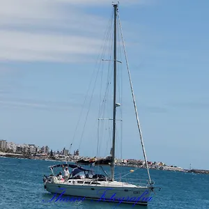 Scugnizza Smeralda Botel